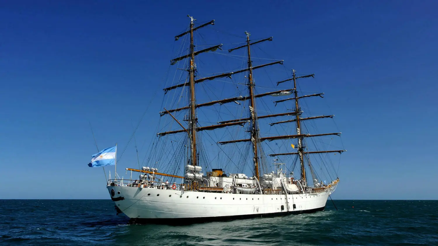 Fragata Libertad: Ceremonia de partida del emblema argentino 