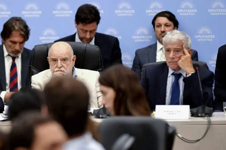 El Procurador del Tesoro, Rodolfo Barra, junto al ministro de Justicia, Mariano Cúneo Libarona, durante la reunión. Imagen: NA