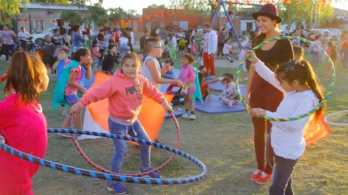 Somos Barrio llega a Los Hornos, Villa Hipódromo y Alto Verde