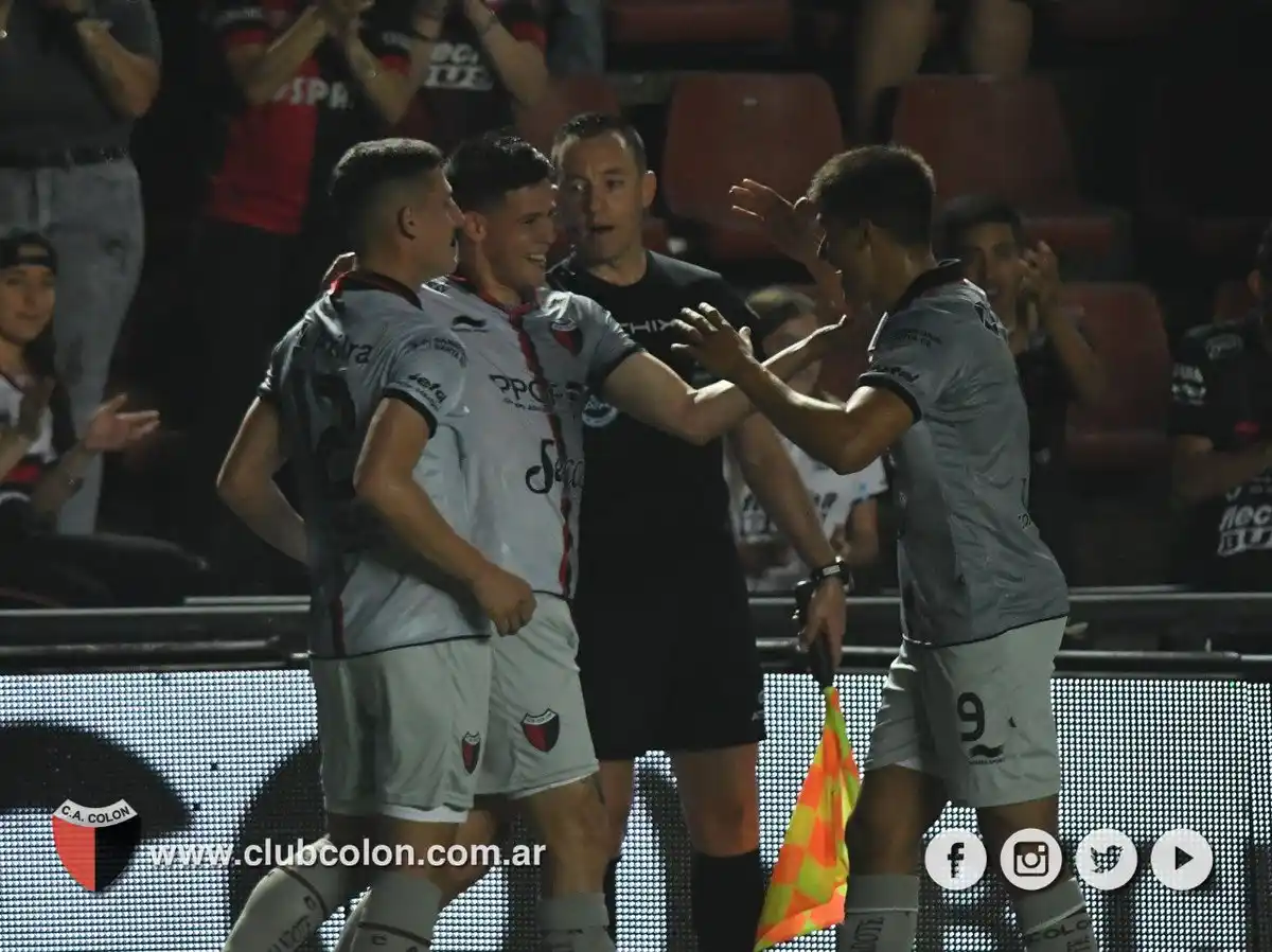 Colón consiguió una victoria en su cancha