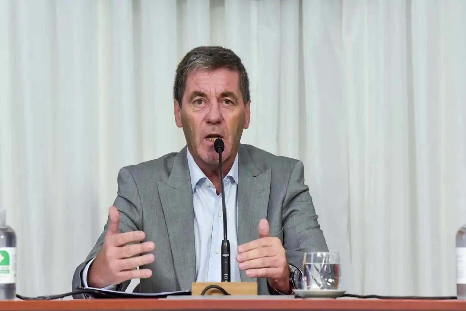 Entre Ríos no se vería restringida a la compra de dólares para el pago de la deuda internacional