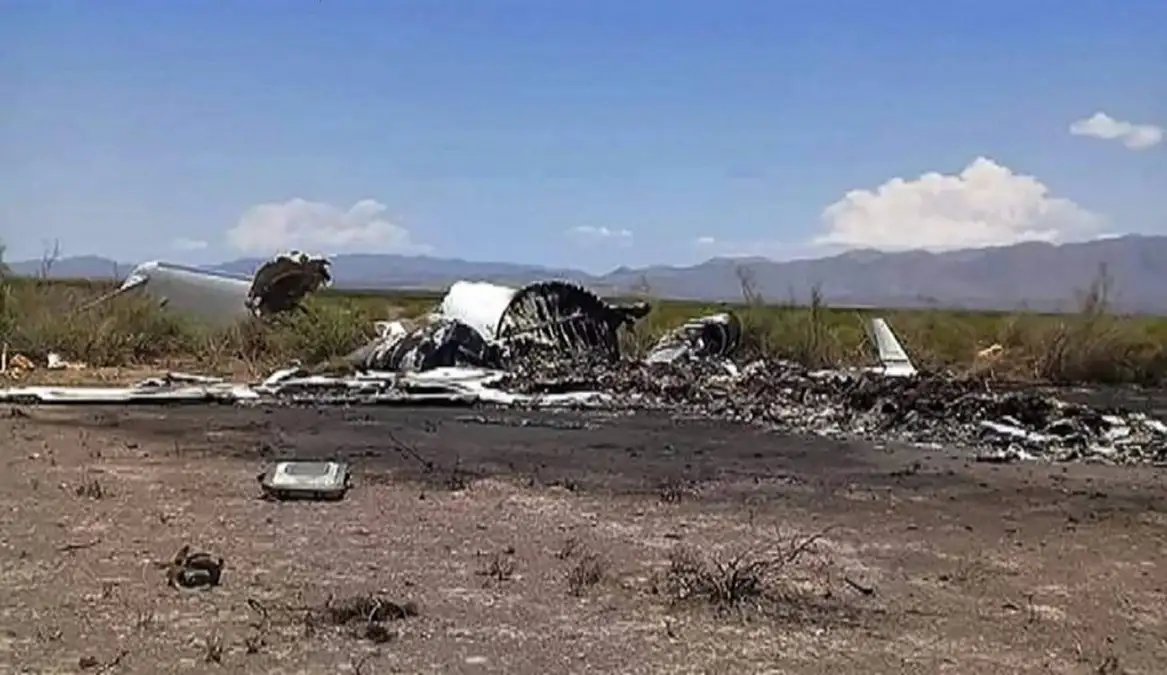 Murieron 13 personas al desplomarse un jet en México