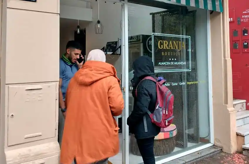 Ganó la confianza con trucos de magia y en un mes hizo "desaparecer" la recaudación