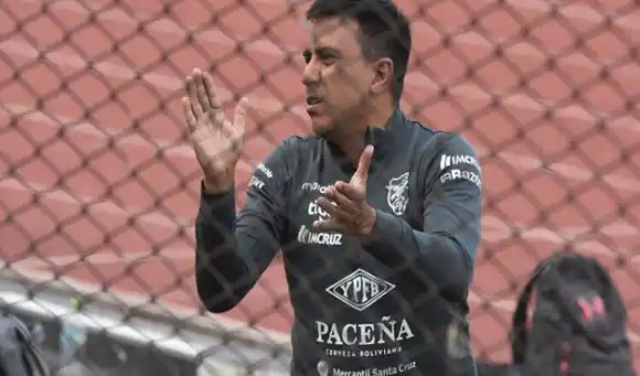 ¡AUNQUE TIENE A BOLIVIA A PUNTO DE LA CLASIFICACIÓN! César Farías podría dejar selección por amenazas