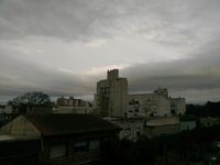 En Tandil la temperatura alcanzó los 32 grados, granizó y las lluvias continuarán