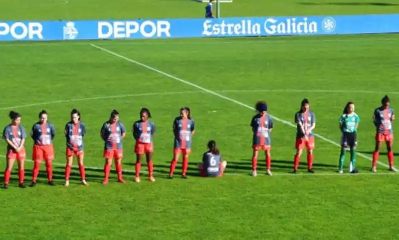 Una mujer futbolista no quiso homenajear a Maradona
