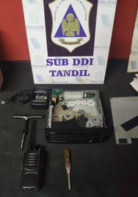 Detuvieron a padre e hijo sospechados de robos con inhibidores de cerraduras