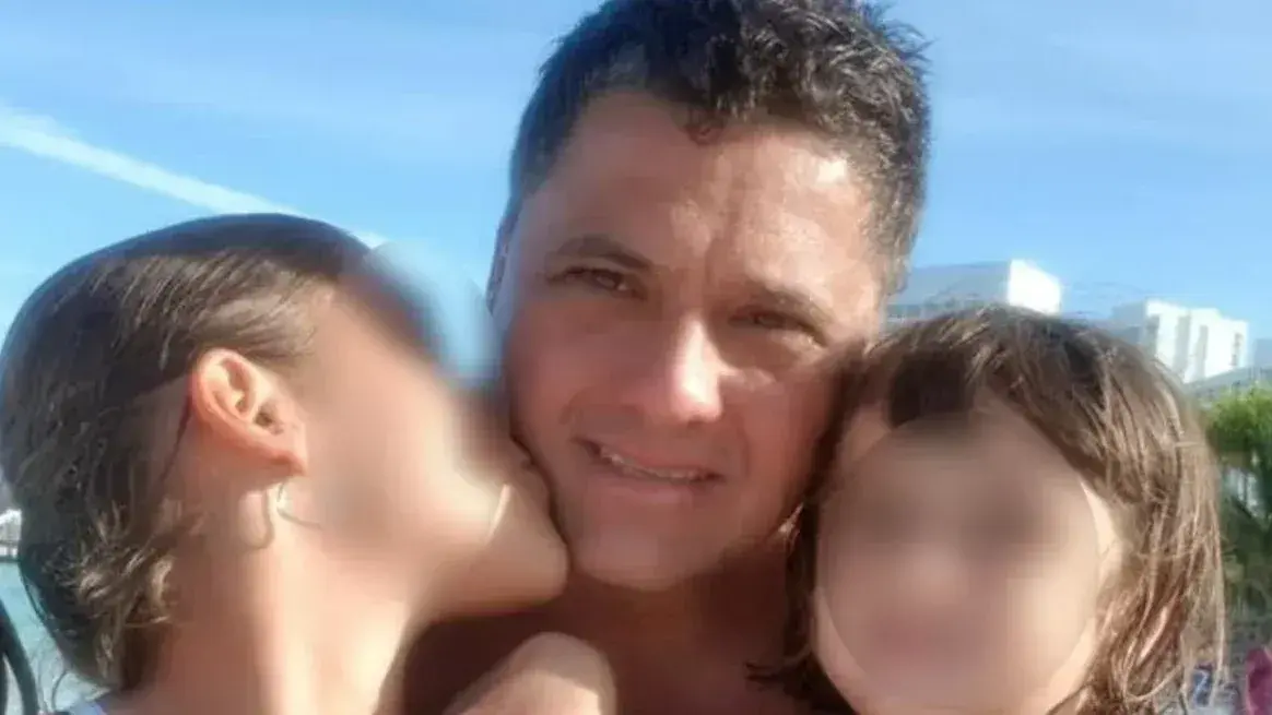 Padre de cuatro nenas y fanático del fútbol