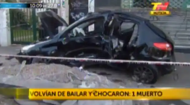 Volvían de bailar y chocaron con una columna de luz: un muerto y dos heridos graves