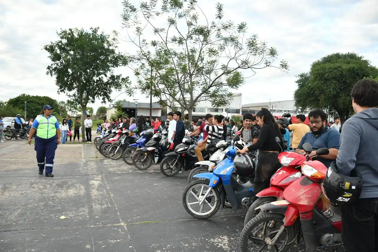 Más de 300 vecinos avanzan en la obtención de su licencia de conducir