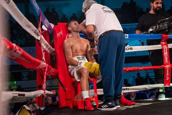 Boxeo en el Corsódromo  con título latino  del Consejo Mundial
