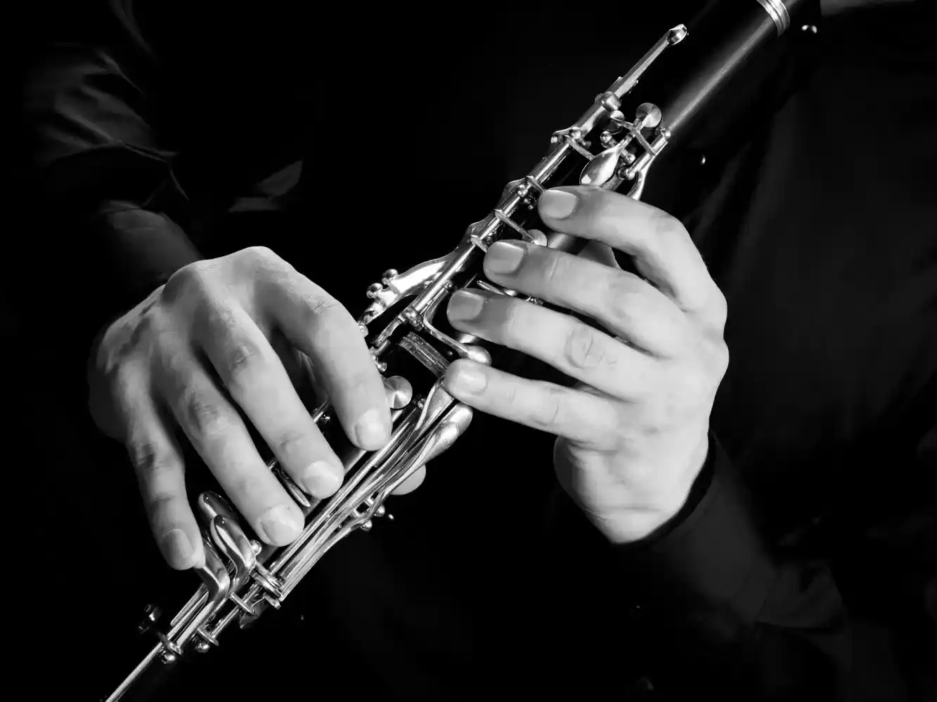 La Escuela ofrece una formación completa que incluye técnica, lenguaje musical y la posibilidad de integrarse a los ensambles municipales.