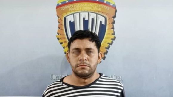 DOBLE HOMICIDIO en San Cristóbal: Entró a una casa a robar y acabó con la vida de una mujer y su hijo