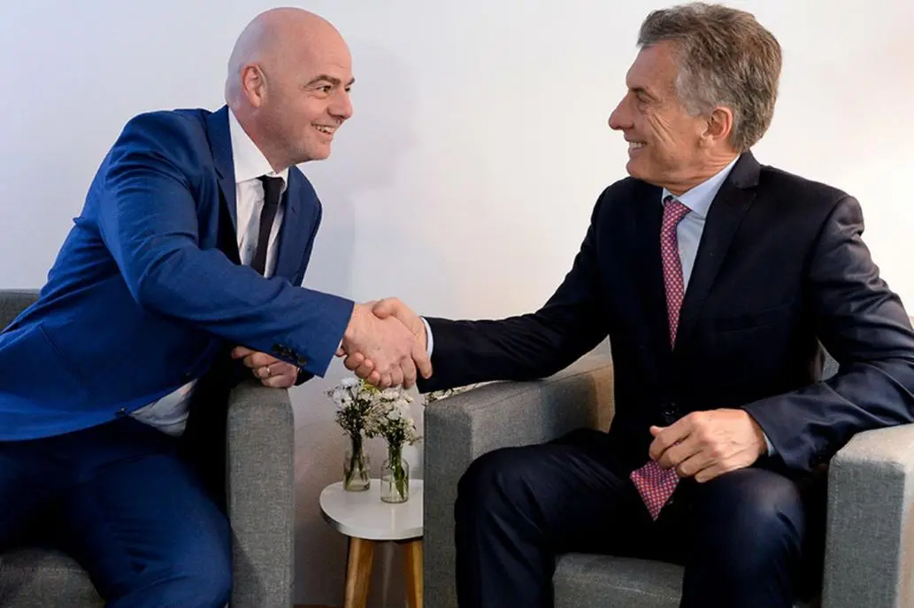 Macri viajará a Suiza para visitar al presidente de la FIFA por el Mundial de 2030