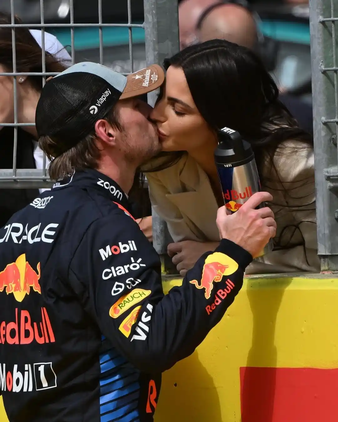 Max Verstappen y Kelly Piquet