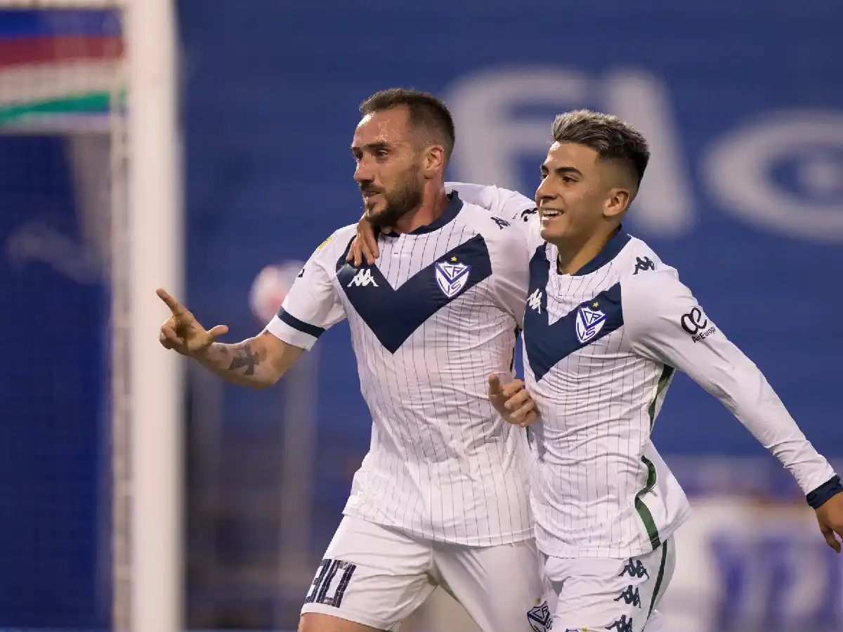Vélez goleó en Liniers a Godoy Cruz