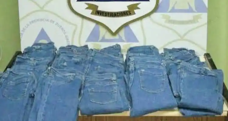 Compró pantalones robados, pasó la noche presa y ahora enfrenta una causa penal