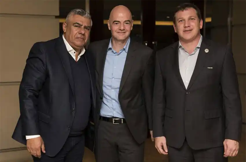 Infantino llegó a Argentina por la candidatura al Mundial 2030