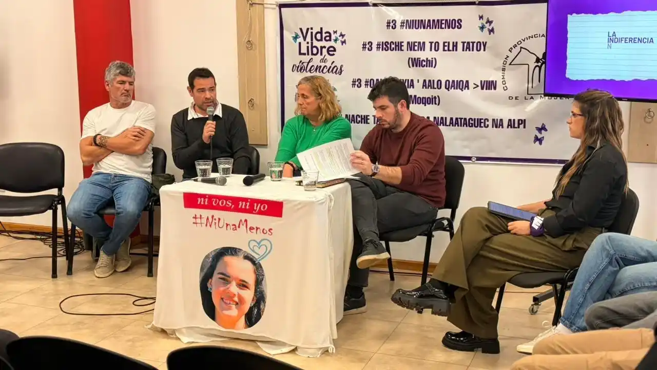 Junto a Verónica Camargo, Gonzalo Goyechea, Cristian Vincenti y Leonel Chiarella. Foto: Gentileza