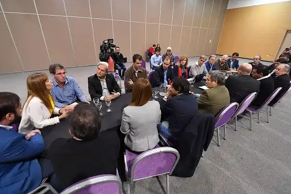 Bordet se reunió con productores citrícolas por medidas para sostener fuentes de trabajo