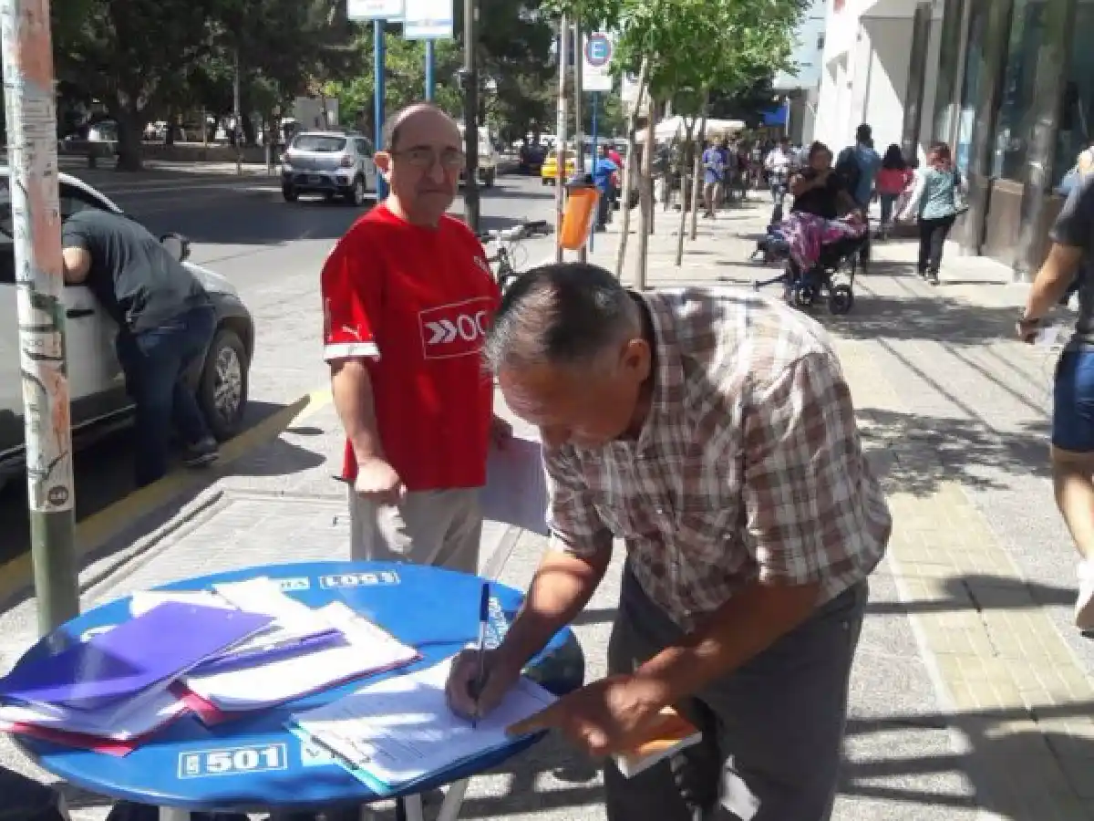 Trabajadores de Anses presentaron la campaña "un millón de firmas contra la reforma previsional"