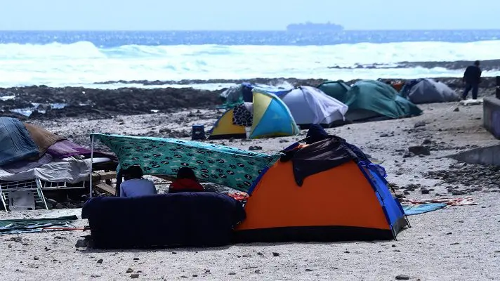 MEDIDAS ESTRICTAS: desalojan en Chile a 60 migrantes venezolanos que acampaban en una playa