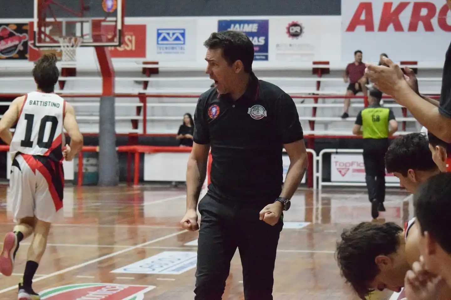 El entrenador Lisandro Salles