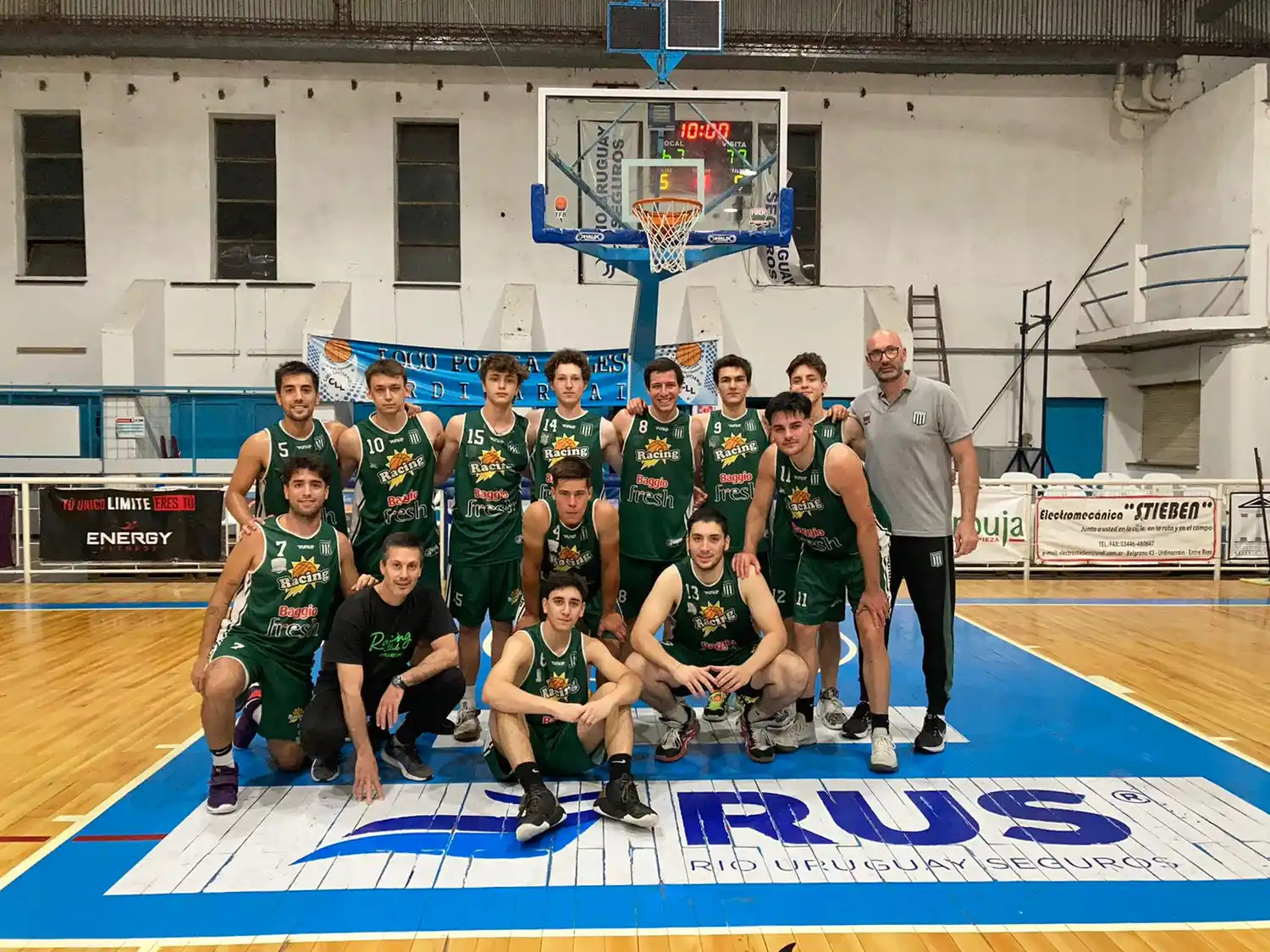 Racing ganó en Urdinarrain y se metió en semifinales del Oficial