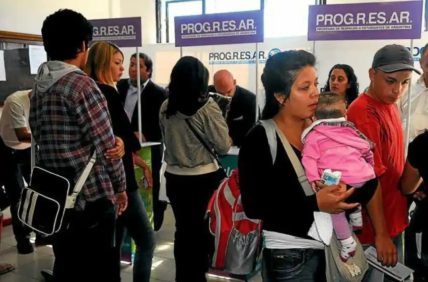 Planes sociales: el gobierno busca que los beneficiaros estudien