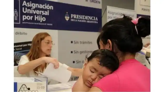 ANSES habilita el cambio de titularidad de AUH