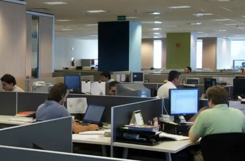 Call center de Cablevisión despide trabajadores eventuales