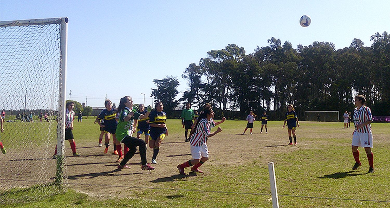 Se larga el campeonato local de fútbol femenino