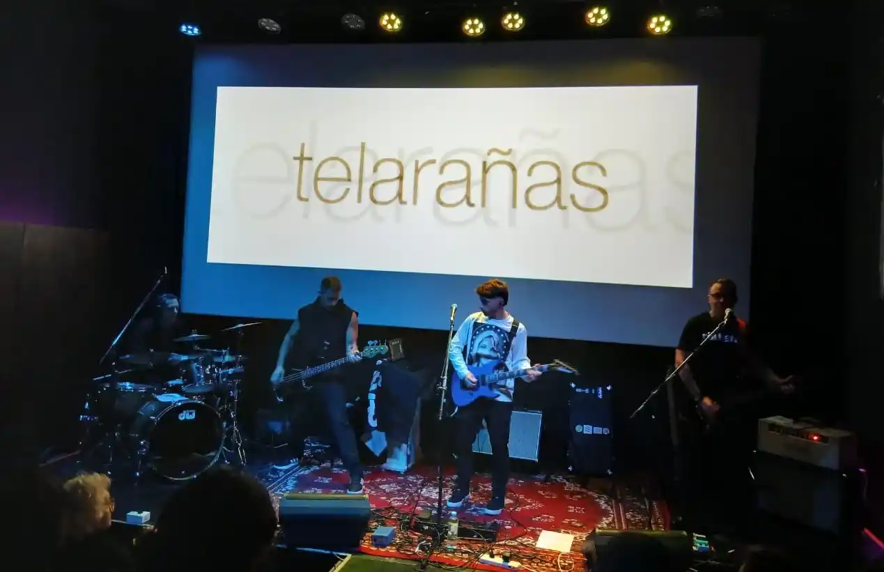 Telarañas se consolidó como una de las propuestas tributo dedicadas a recrear la obra de Soda Stereo, con una interpretación respetuosa del material original.