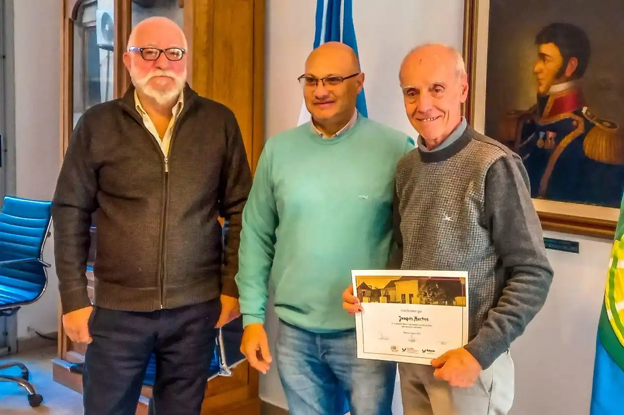 El premio para proyecto individual fue para Joaquín Martins, por el "Mural en Biblioteca Pública Pablo a Pizzurno".