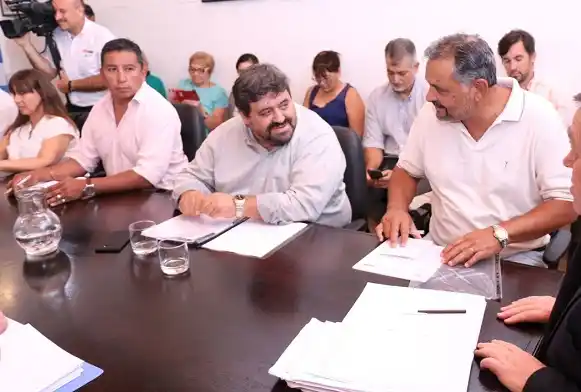 Los Trabajadores del Estado rechazaron el 15% de aumento 