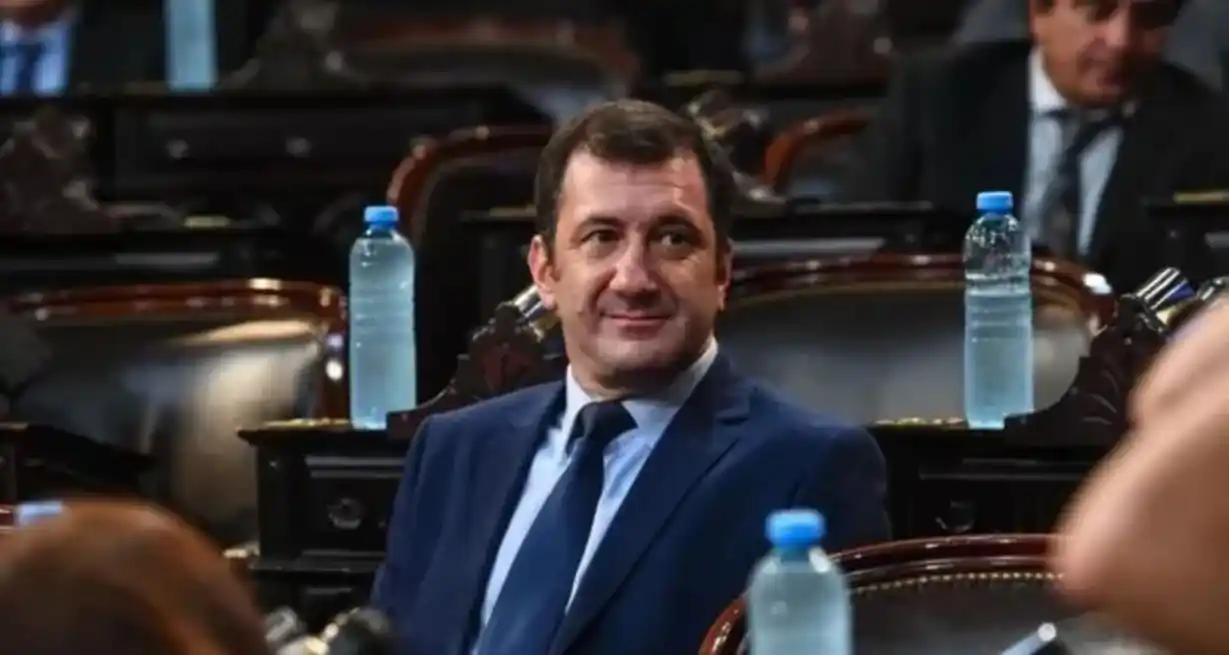 Edgardo Kueider fue detenido en Paraguay luego de que fuera interceptado en la frontera con 211.102 dólares; 3.900.000 guaraníes y 600 mil pesos no declarados. Foto: Agencia