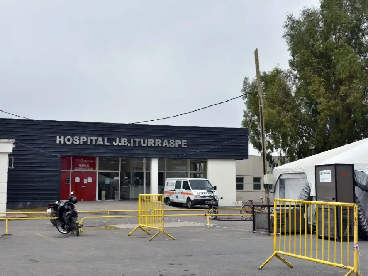 Un motociclista resultó con heridas graves en un triple accidente de tránsito