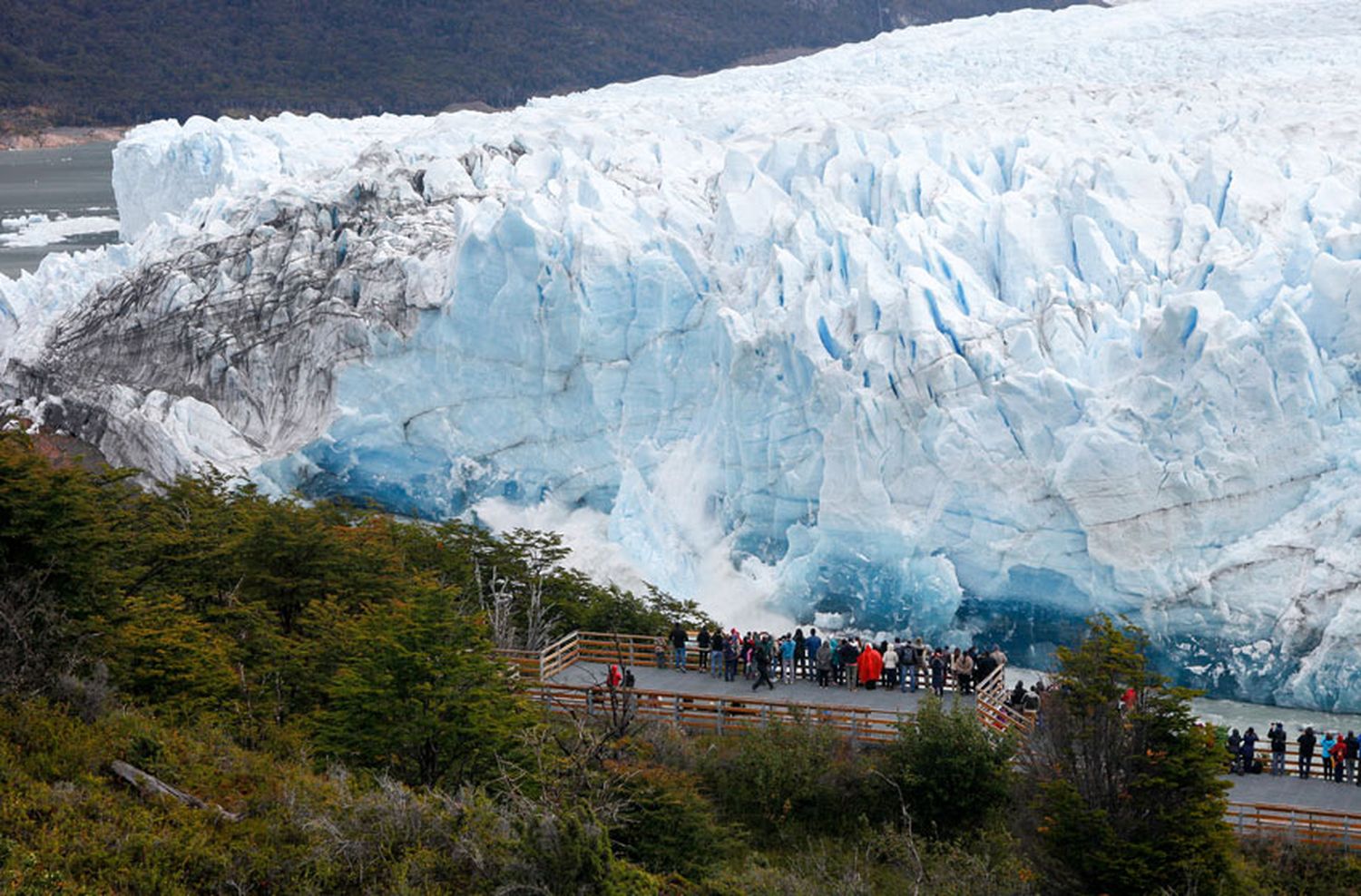 El glaciar Perito Moreno inició su proceso de ruptura