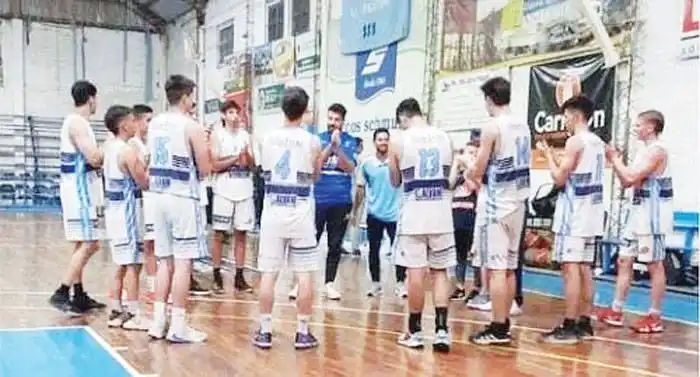 Ferro recibe a Capuchinos por el Asociativo de Básquetbol