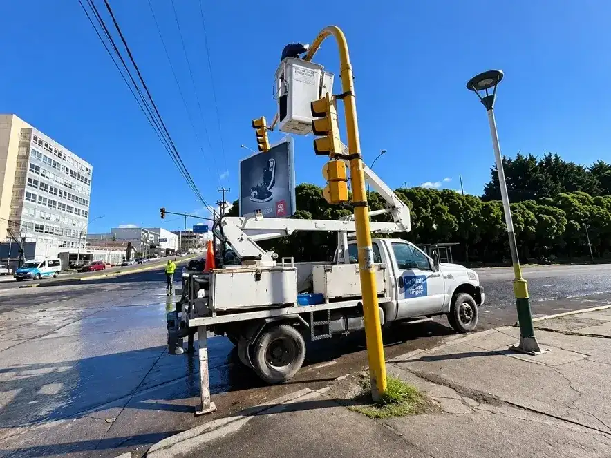 El ensayo se desarrollará en la intersección de las avenidas Juan B. Justo y De los Trabajadores, donde se instalará la tecnología necesaria para medir en tiempo real el movimiento de los vehículos.