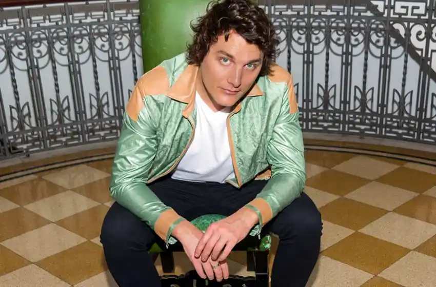 Manu Ansaldi presenta nuevo disco a puro ritmo en el Caras y Caretas