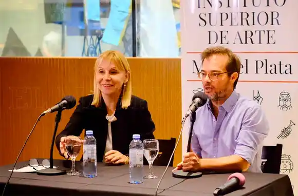 Se presentó el tercer año del Instituto Superior de Arte del Teatro Colón en Mar del Plata