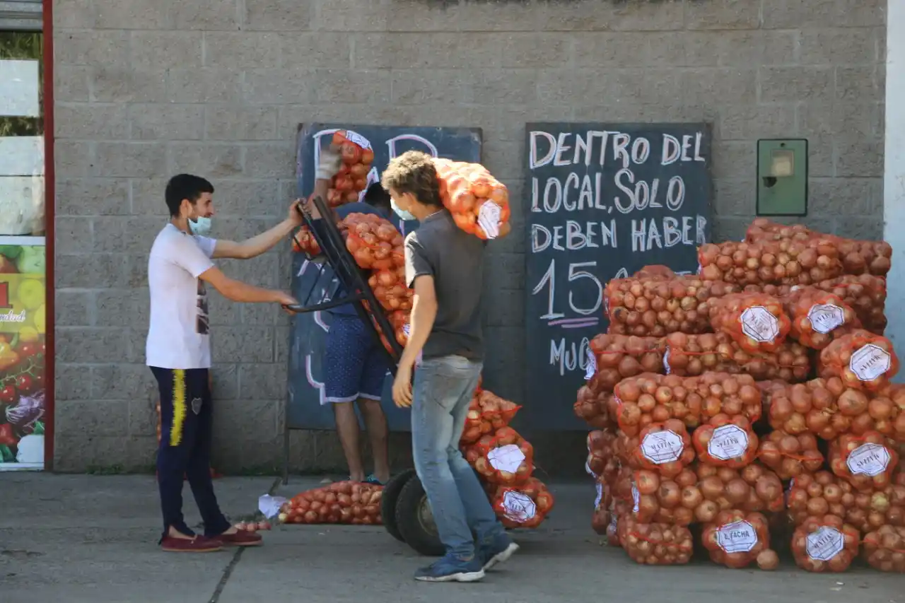 Los cuidados especiales que deben tener los empleados de comercio y los establecimientos alimenticios