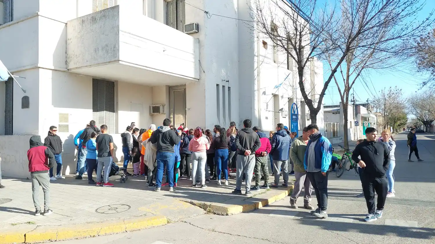 Piden la liberación de 3 apicultores por el fuego en el Delta: "Fueron a salvar sus colmenas y terminaron detenidos"