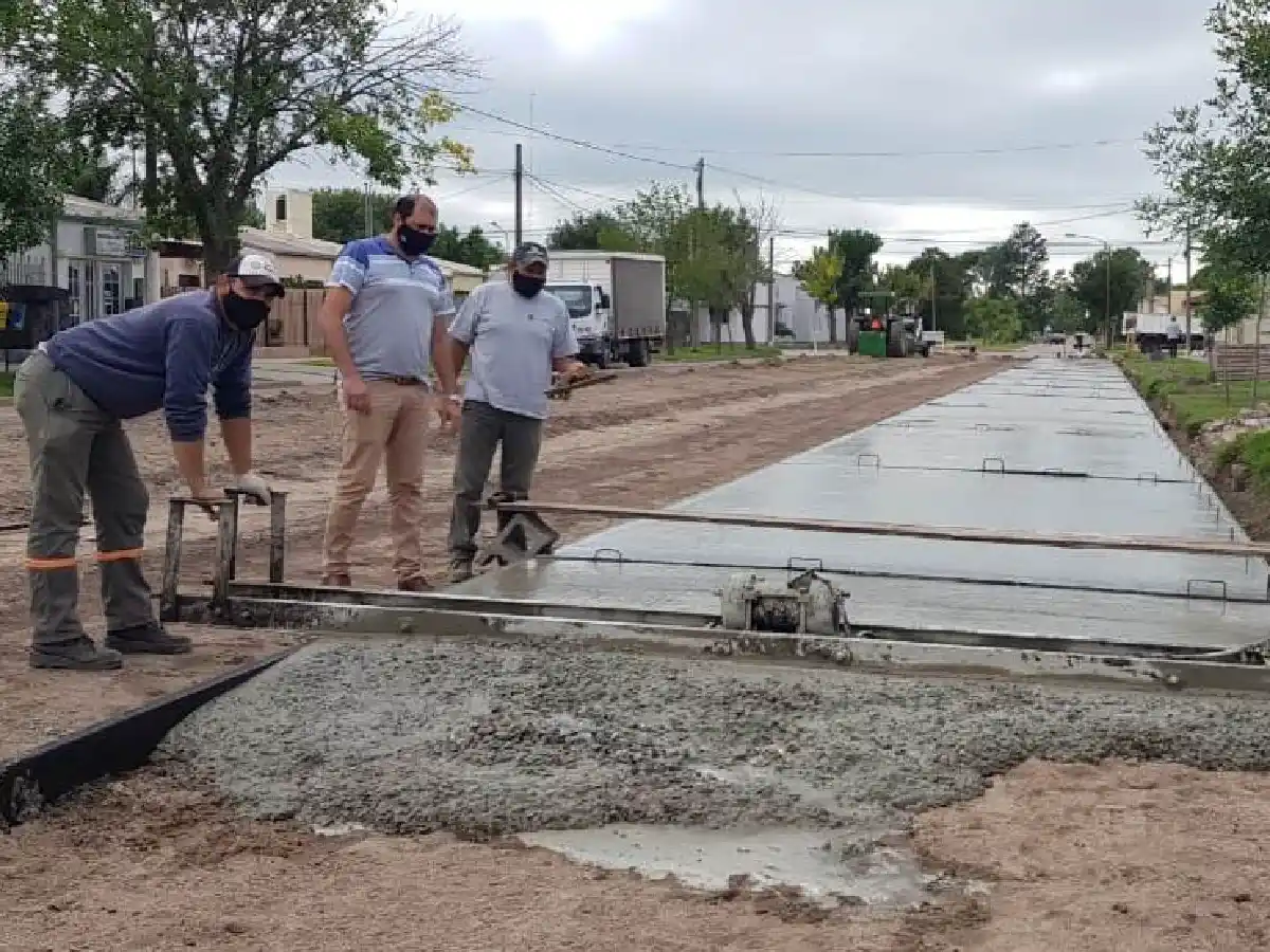 Ramona inició pavimentación del bulevar López 