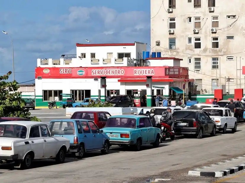 El faltante de combustible en La Habana, fue uno de los argumentos esgrimidos (Foto: EFE/ Ernesto Mastrascusa)