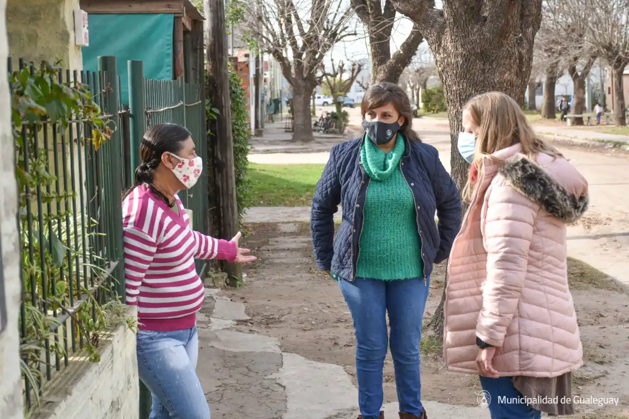 Ambiente: Berisso y Gómez recorrieron el Bº Pancho Ramírez