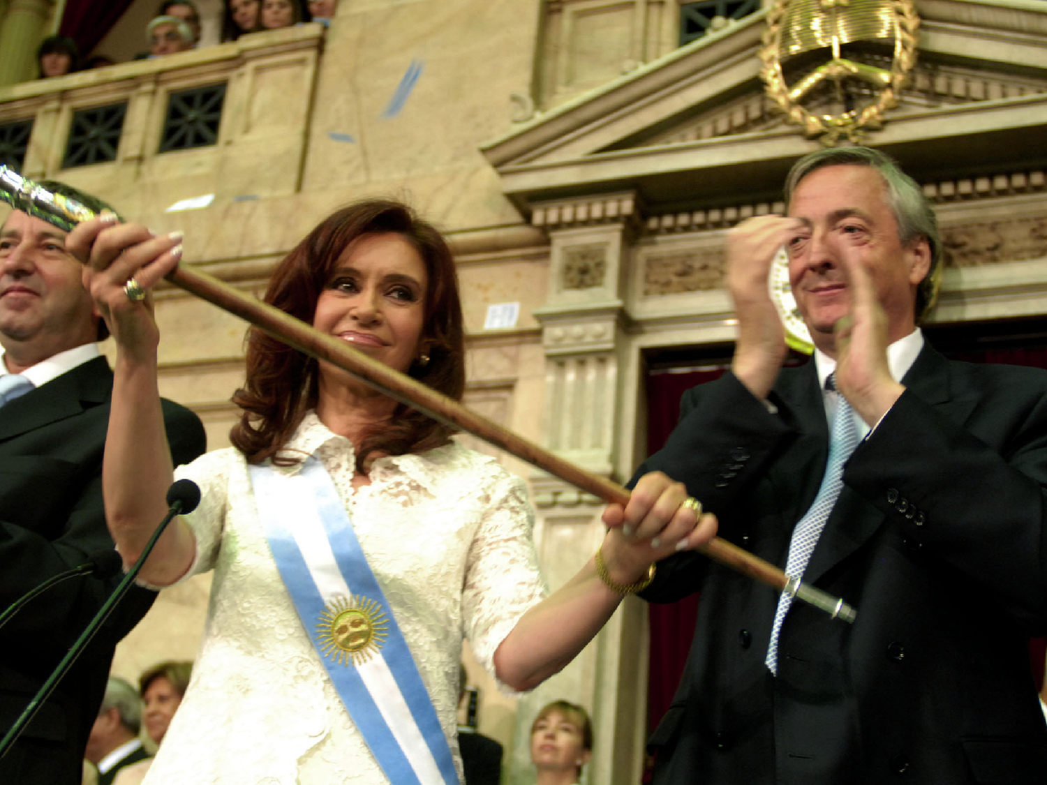 Cristina afirmó que Bonadio secuestró "las bandas y bastones presidenciales de Néstor"