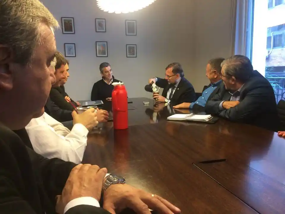 Randazzo se reunió con diputados del Bloque Justicialista y hablaron de la "importancia" de las PASO