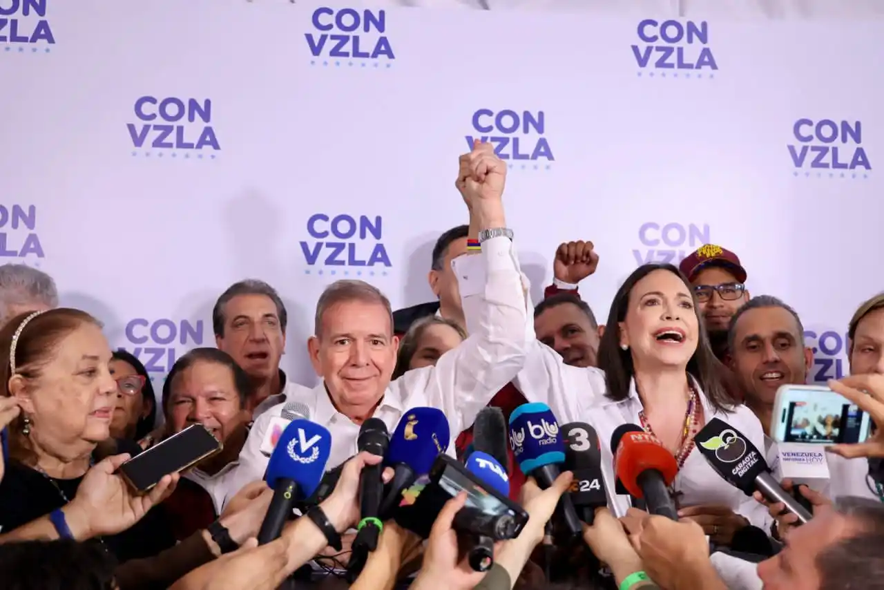 ¡NOS QUEDAMOS EN LOS CENTROS! María Corina y Edmundo a los votantes y testigos, al cierre de las elecciones